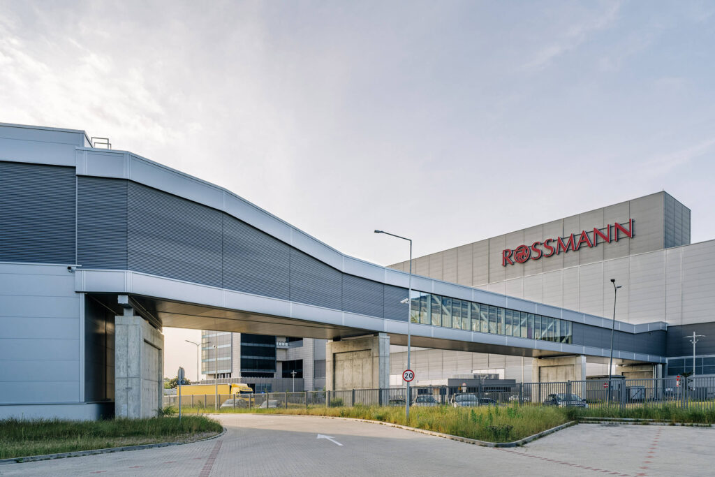 Hala magazynowa ROSSMANN – magazyn wysyłkowy wraz z galerią transportową